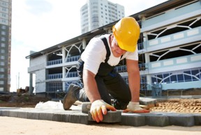 Zeiterfasssung der Arbeitszeit und Anwesenheit von Baustellenpersonal und Mitarbeitern auf Baustellen